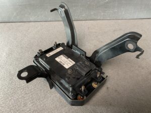 TOYOTA CROWN MAJESTA UZS186 Millimeter Wave Radar