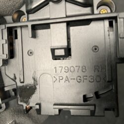 Toyota Genuine SWITCH ASSEMBLY C30CS334, 84652-2G410, 173665