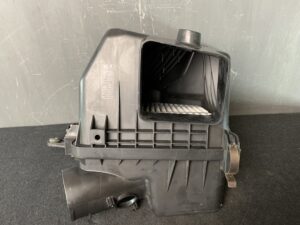 TOYOTA MARK X GRX120 Genuine Air Intake Box 17700-31560 / 100140-7570