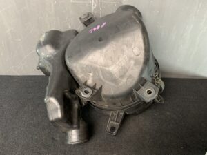 TOYOTA HILUX SURF N130 Genuine Air Intake Box