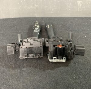 TOYOTA COROLLA FIELDER NZE121 Genuie SWITCH ASSEMBLY C30CV335 84652-2G410,173665