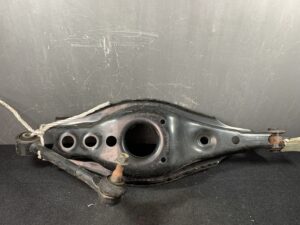 Used TOYOTA AURIS ZRE186H Rear Right Lower Arm
