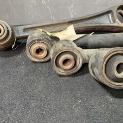 Used TOYOTA Celsior UCF31 Rear Right Lower Arm