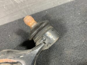 Used SUZUKI SWIFT HT51S Front Right Lower Arm