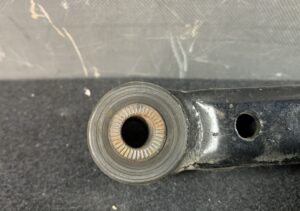 Used SUZUKI SWIFT HT51S Front Right Lower Arm