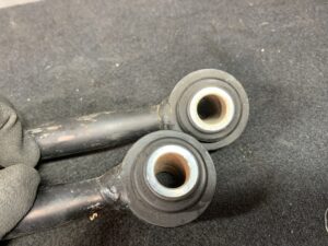 Used TOYOTA HARRIER MCU10W Rear Right Lower Arm