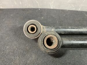 Used TOYOTA HARRIER MCU10W Rear Right Lower Arm