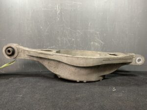 Used NISSAN FUGA PNY50 Rear Right Lower Arm