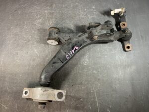 Used TOYOTA CROWN GRS180 Front Right Lower Arm