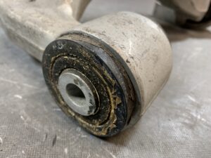 Used NISSAN SKYLINE V36 Front Right Lower Arm