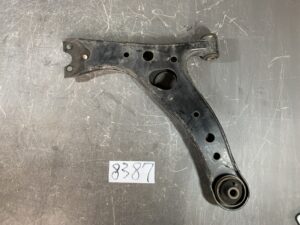 Used TOYOTA RAV4 ACA21W Front Right Lower Arm