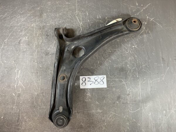 Used TOYOTA bB NCP30 Front Right Lower Arm » JDM-PARTS NZ