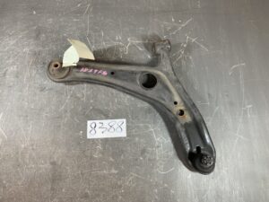 Used TOYOTA bB NCP30 Front Right Lower Arm