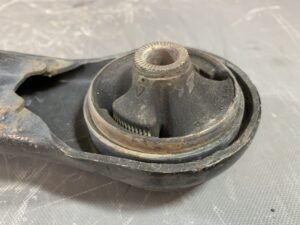 Used TOYOTA AVENSIS Front Right Lower Arm