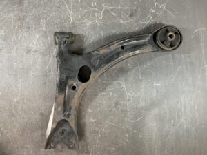 Used TOYOTA AVENSIS Front Right Lower Arm