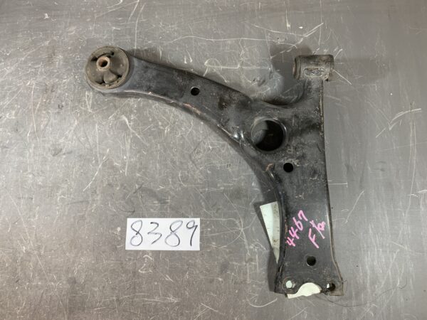 Used TOYOTA AVENSIS Front Right Lower Arm » JDM-PARTS NZ