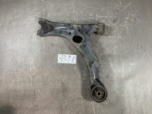 Used TOYOTA PRIUS NHW20 Front Right Lower Arm