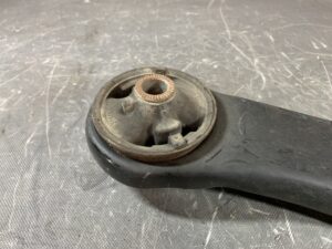 Used TOYOTA CALDINA AZT241W Front Right Lower Arm