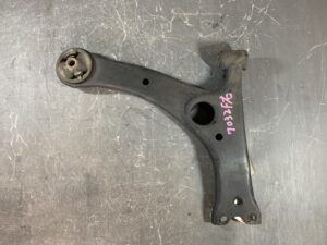 Used TOYOTA CALDINA AZT241W Front Right Lower Arm