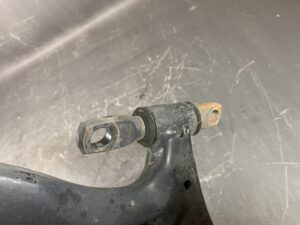 Used TOYOTA KLUGER MCU25W Front Right Lower Arm