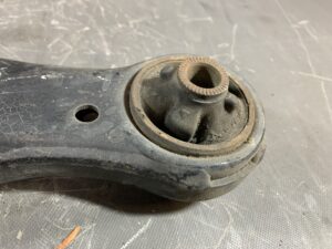 Used TOYOTA KLUGER MCU25W Front Right Lower Arm