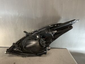 SUZUKI SWIFT ZC72S ZD72S Genuine Headlight / STANLEY P9119 / Right Side x1