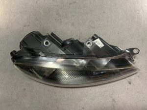 Volkswagen Golf 1KCAV Genuine Headlight HELLA 1EG009901-04 / Right Side x1