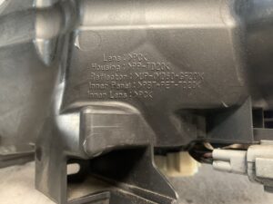 NISSAN SERENA FC26 Genuine Headlight KOITO 100-23097 / Right Side x1