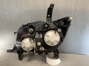 NISSAN SERENA FC26 Genuine Headlight KOITO 100-23097 / Right Side x1