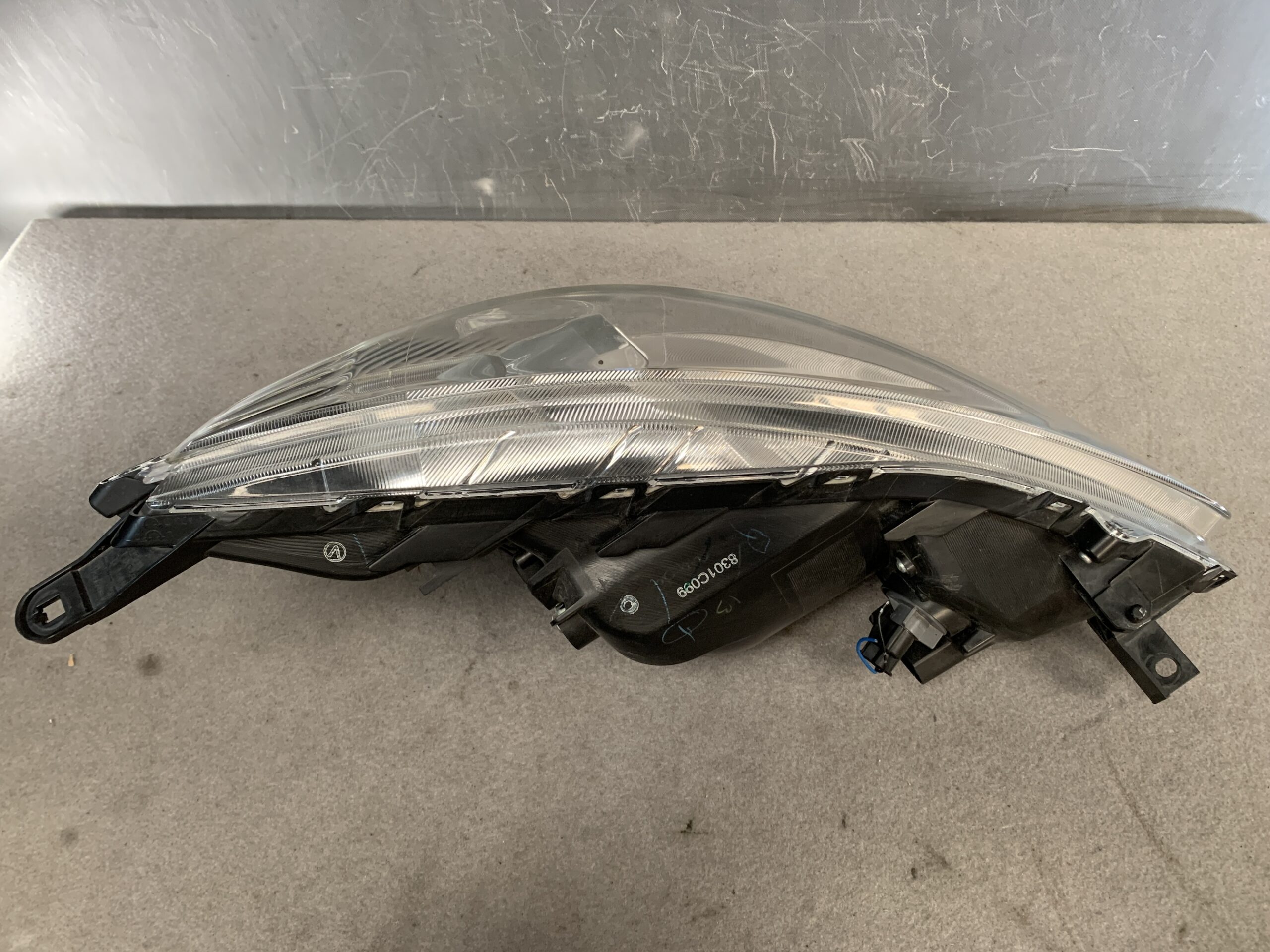 MITSUBISHI MIRAGE A05A A03A Genuine Headlight / STANLEY W0504 / Left Side x1