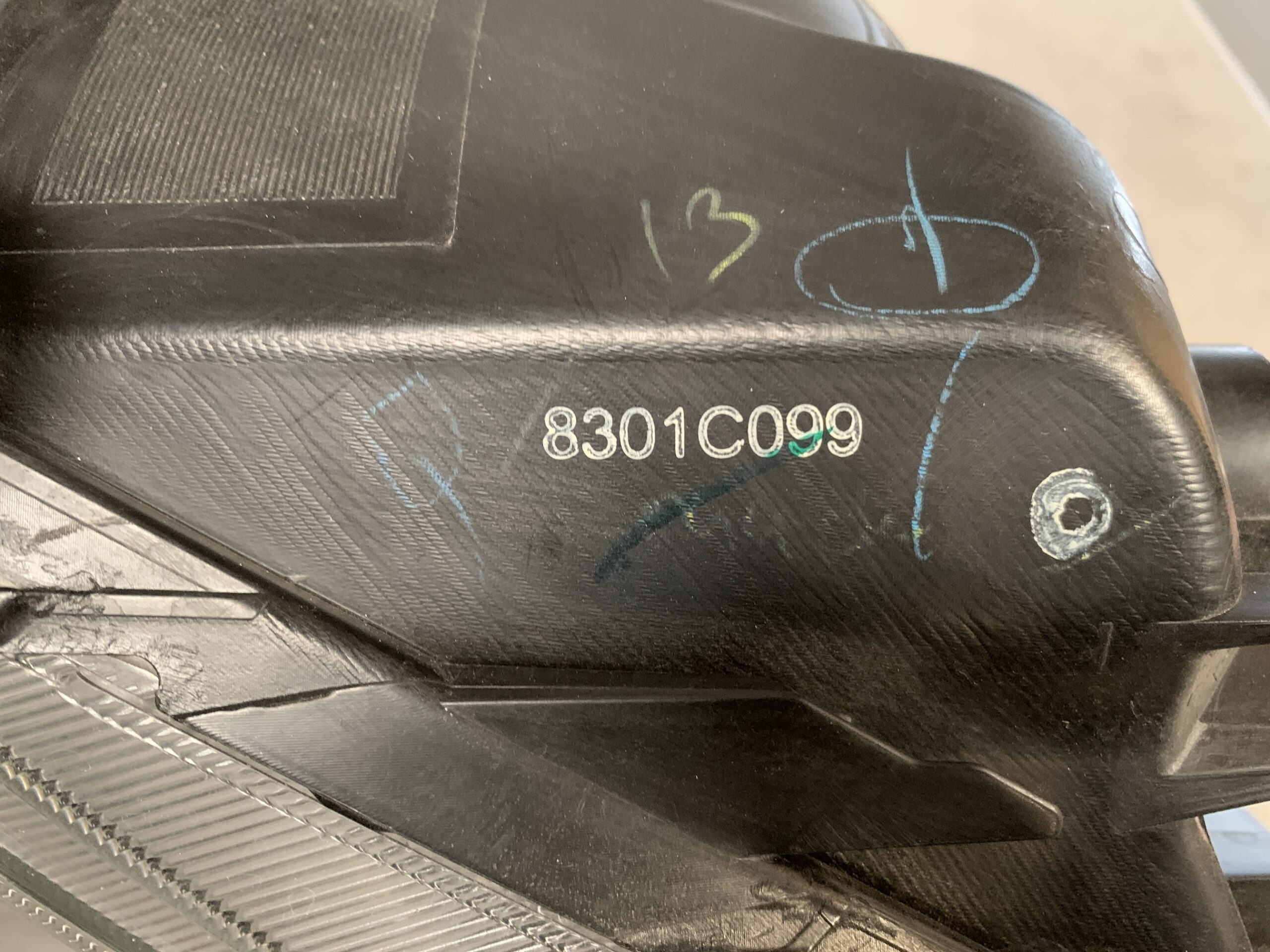 MITSUBISHI MIRAGE A05A A03A Genuine Headlight / STANLEY W0504 / Left Side x1