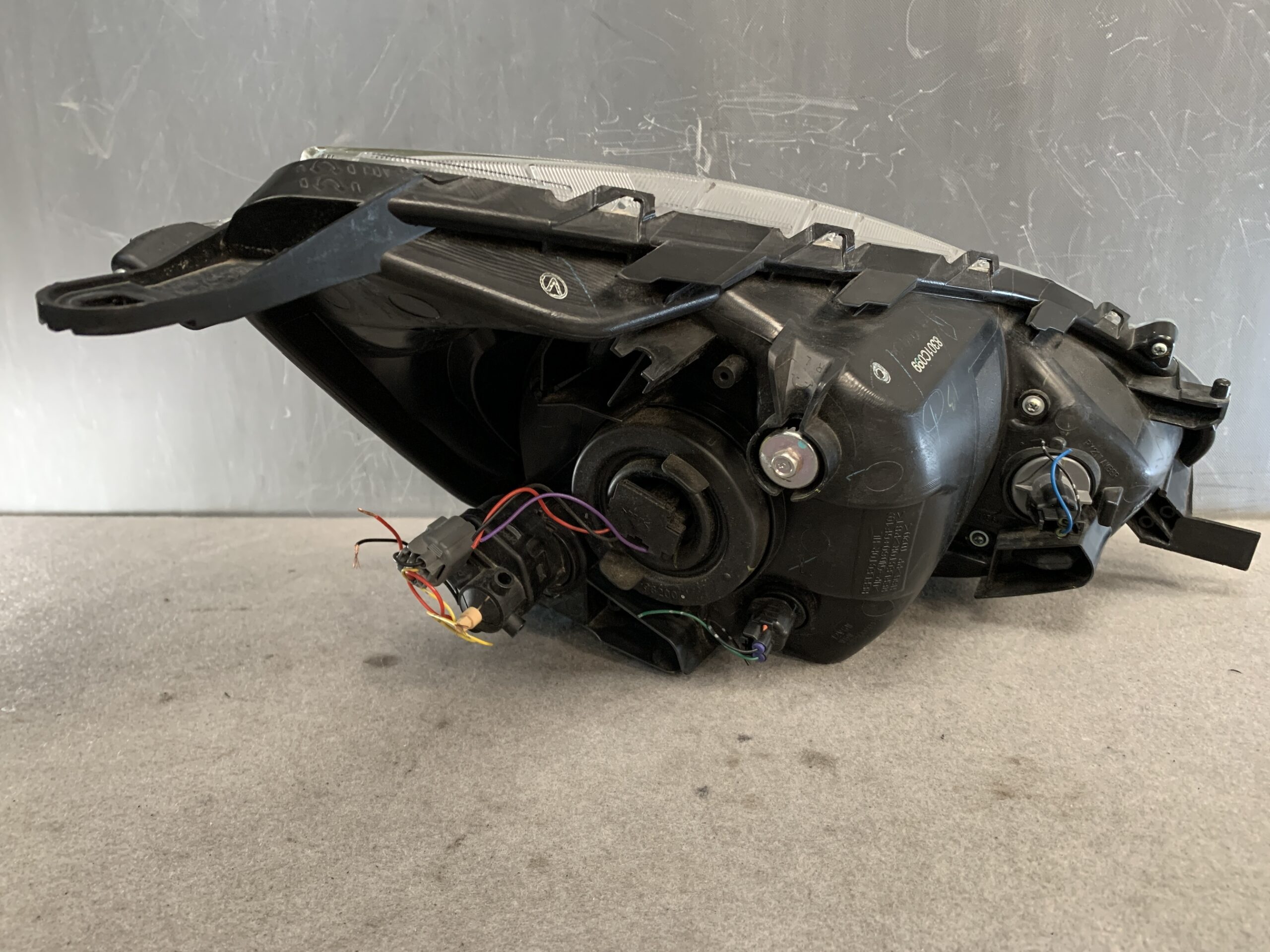 MITSUBISHI MIRAGE A05A A03A Genuine Headlight / STANLEY W0504 / Left Side x1