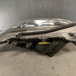 TOYOTA MARK X ZiO ANA10 Genuine Headlight STANLEY 72-2 81110-72021/ Left Side x1