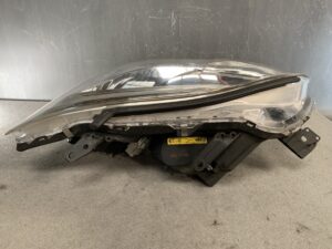 TOYOTA MARK X ZiO ANA10 Genuine Headlight STANLEY 72-2 81110-72021/ Left Side x1