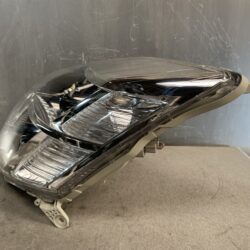 TOYOTA ISIS ANM10 ANM15 ZNM10 Genuine Headlight STANLEY44-60 / Left Side x1