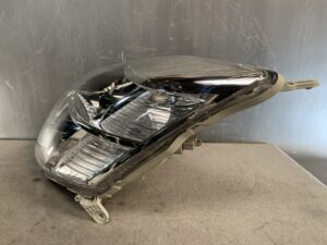 TOYOTA ISIS ANM10 ANM15 ZNM10 Genuine Headlight STANLEY44-60 / Left Side x1