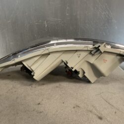 TOYOTA ISIS ANM10 ANM15 ZNM10 Genuine Headlight STANLEY44-60 / Left Side x1