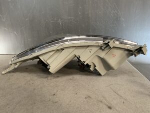 TOYOTA ISIS ANM10 ANM15 ZNM10 Genuine Headlight STANLEY44-60 / Left Side x1