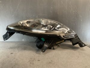 MAZDA VERISA DC5W Genuine HID Headlight / STANLEY P4514 / Left Side x1