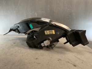 MAZDA VERISA DC5W Genuine HID Headlight / STANLEY P4514 / Left Side x1