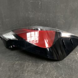 TOYOTA AQUA NHP10 Genuine Taillight /STANLEY 52-309 / Right Side x1