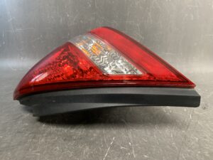 NISSAN TIIDA / TIIDA LATIO C11 NC11 SC11 SNC11 Genuine Taillight / STANLEY P4088 R
