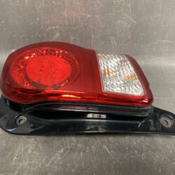 Toyota Porte NCP141 Genuine Taillight / STANLEY 52-257/ Right Side x1