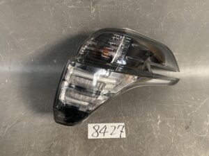 TOYOTA Vellfire 30 AGH30 GGH30 Genuine Taillight / KOITO 58-69 / Right Side x1