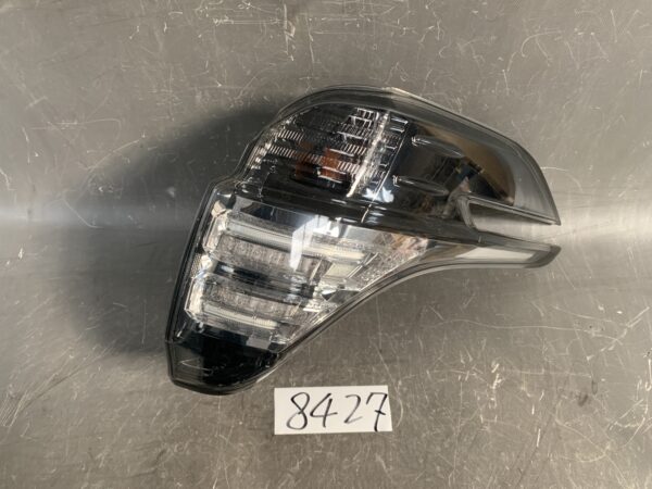TOYOTA Vellfire 30 AGH30 GGH30 Genuine Taillight / KOITO 58-69 / Right Side x1 » JDM-PARTS NZ