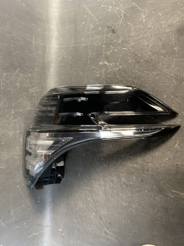 TOYOTA Vellfire AGH3OW Genuine Taillight / KOITO 58-69 / Right Side x1