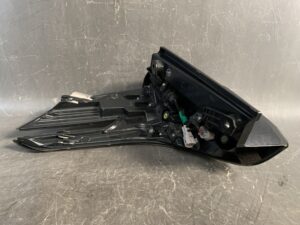 TOYOTA Vellfire AGH3OW Genuine Taillight / KOITO 58-69 / Right Side x1