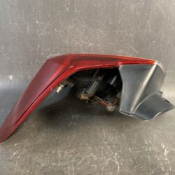 UBARU Impreza GP6 Genuine Taillight / MOBIS FAM924-02/ Right Side x1