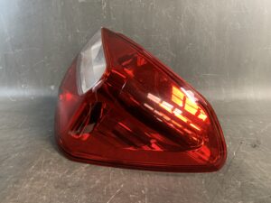 UBARU Impreza GP6 Genuine Taillight / MOBIS FAM924-02/ Right Side x1
