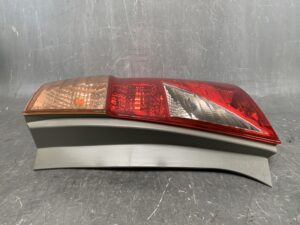 Honda Edix BE8 Genuine Taillight / ICHIKOH 4990/ Right Side x1